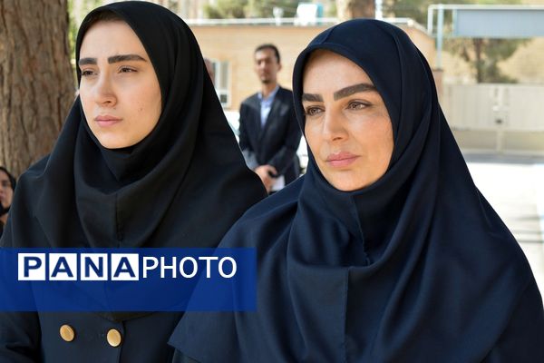 مهر زنگ روشنایی، امید و مقاومت