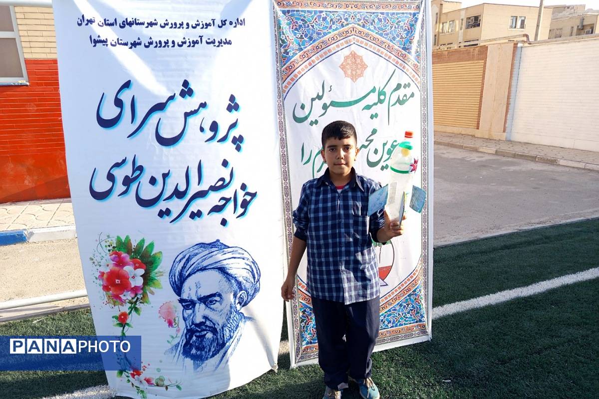 هیجان پرتاب موشک آبی در هفته هوافضا با حضور دانشآموزان در پژوهشسرای خواجه نصیرالدین طوسی