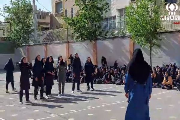 برگزاری مسابقات درون‌مدرسه‌ای و بین کلاسی داژبال در دبیرستان خدیجه کبری(س)