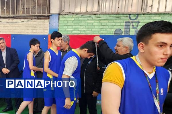 مسابقات بسکتبال دوره متوسطه اول پسران در ناحیه دو شهرری 