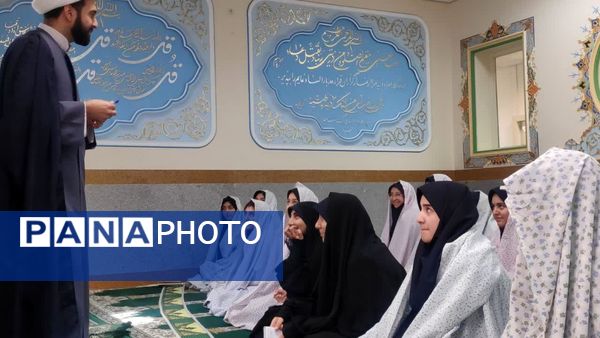 عطر بندگی در مدرسه اقامه نماز جماعت