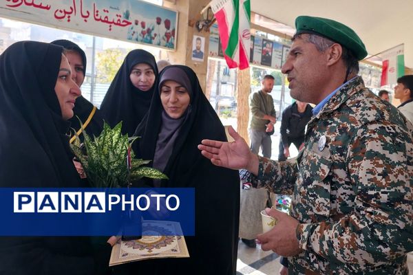 مراسم عزاداری حضرت ام‌البنین(س) همراه با تجلیل از خانواده‌های شهدا در رباط‌کریم