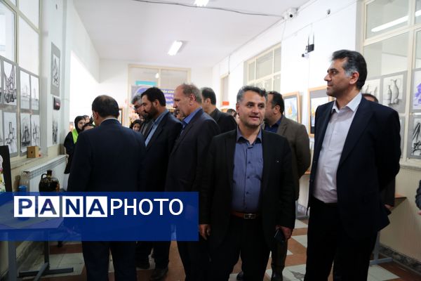 برگزاری نمایشگاه دستاورد های دانش آموزان در هنرستان حضرت فاطمه (س)  اردبیل