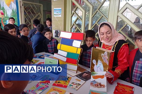 هفته کتاب و کتابخوانی در مدارس ناحیه دو شهرری 