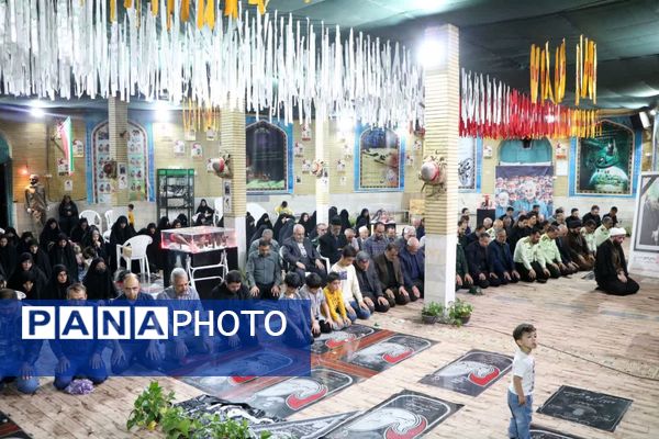  مراسم بزرگداشت رئیس‌جمهور شهید و همراهانش در گلزار شهدای شهرستان دلیجان
