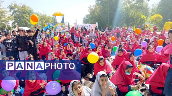 جشن هزارنفری «کودکان، حال خوش زندگی»