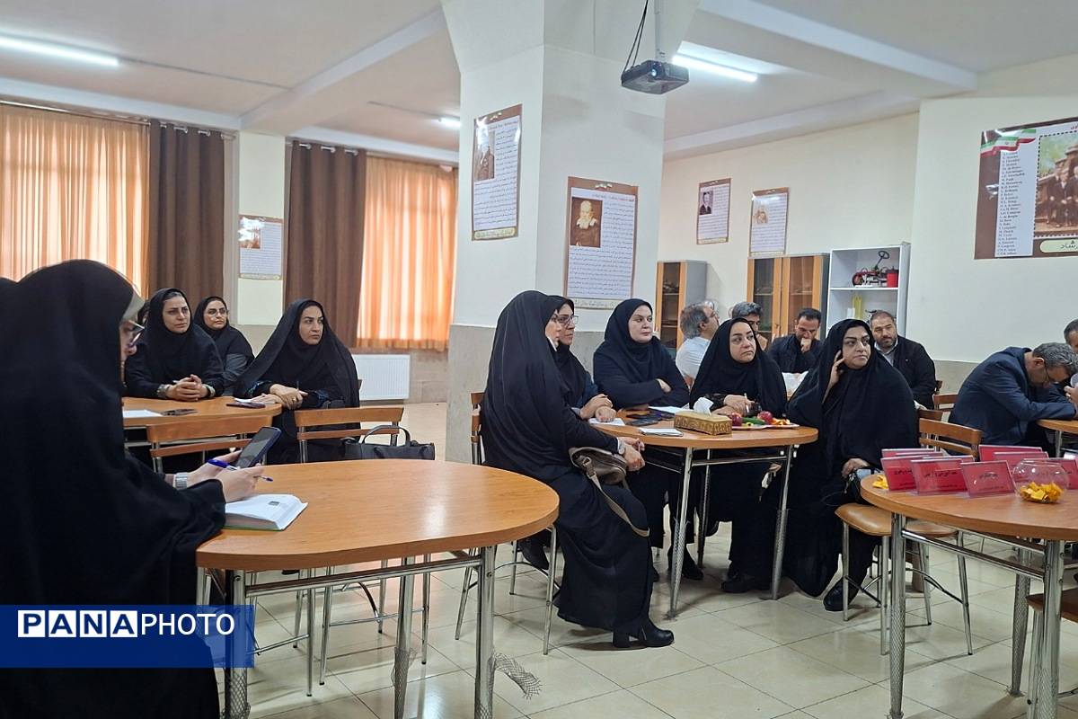 کارگاه آموزشی مدیران مدارس تراز قرچک