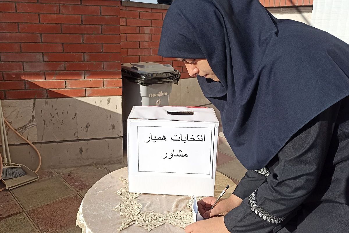 هفته سلامت روان در مدرسه اختر صدوقی شهرستان پیشوا