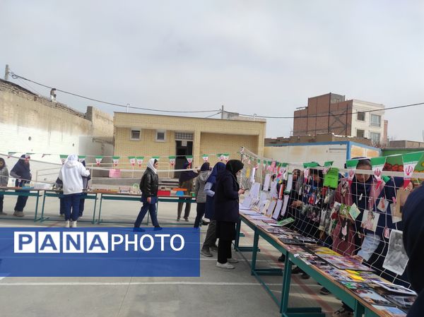نمایشگاه دست‌ساخته‌های ورزشی و چالش عکس و لباس دوران کودکی و دلنوشته در مدرسه دخترانه ضحی ۲ شیروان