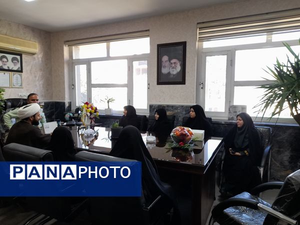 دیدار کادر مدرسه شاهد ارض اقدس با پرسنل نیروی انتظامی