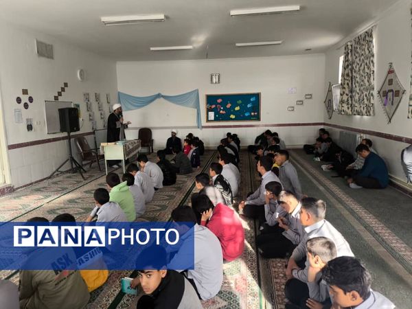 گرامیداشت ایام فاطمیه در دبیرستان خاتم الانبیا خاتم