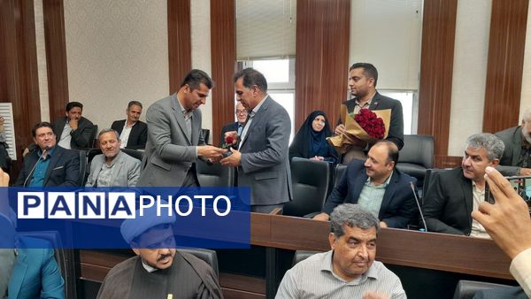 نشست ویژه شورای اداری شهرستان تربت حیدریه به مناسبت هفته معلم 