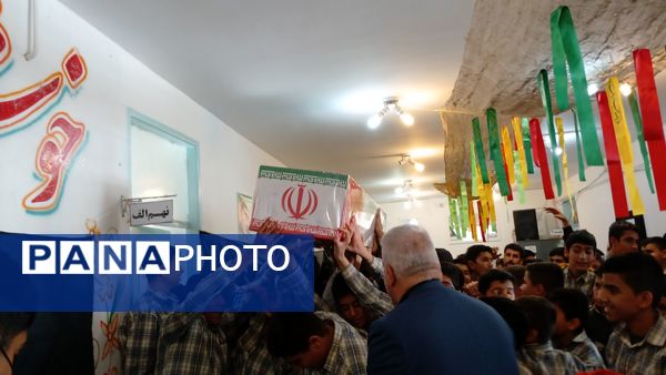 میزبانی دبیرستان نمونه دولتی شهید حاج قاسم سلیمانی شهرستان بن از شهید گمنام