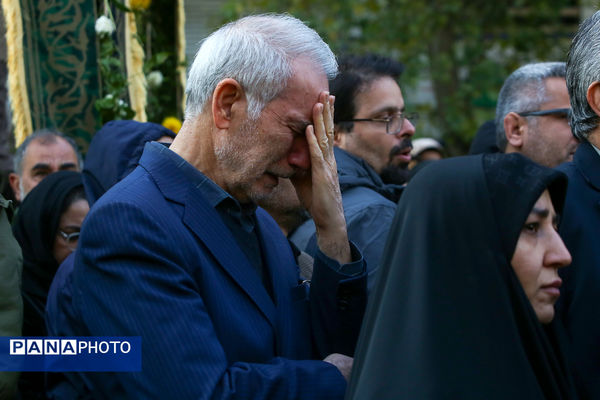 تشییع پیکر مطهر ۱۰۰ شهید گمنام