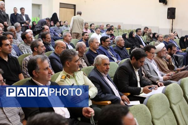 آیین کلنگ‌زنی ۱۶ مدرسه خیرساز در کاشان؛ مشارکت مردمی، حمایت دولتی