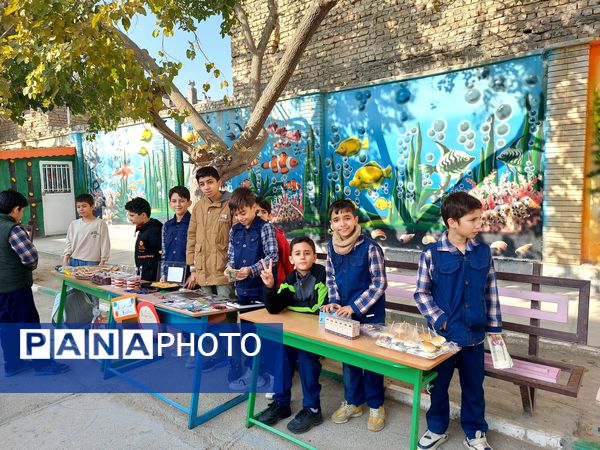 برگزاری بازارچه دانش‌آموزی در مدرسه شهدای فرهنگی شهرستان شیروان