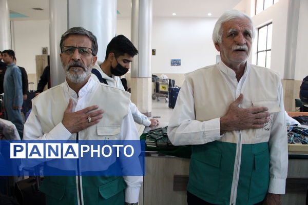 مراسم استقبال از کاروان دانش‌آموزی اعزام به حج عمره در یزد