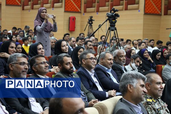 گرامیداشت هفته معلم و تجلیل از فرهنگیان هرمزگانی