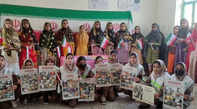 رونمایی از بسته «ایرانمون» در مدرسه فروغ