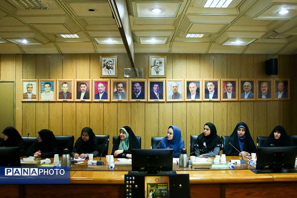 نشست صمیمانه وزیر آموزش و پرورش با مدیران مدارس