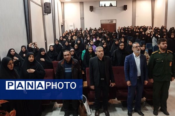 اعزام دانش‌آموزان دختر مدارس کهریزک به اردوی راهیان نور