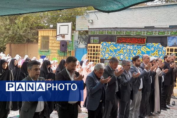 روز معنویت در مدرسه محدثه شاهد ورامین؛ از نماز باران تا زنگ عتبات عالیات