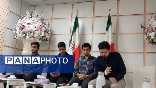 گفتگوی صمیمانه فرماندهان واحد های بسیج دانش آموزی