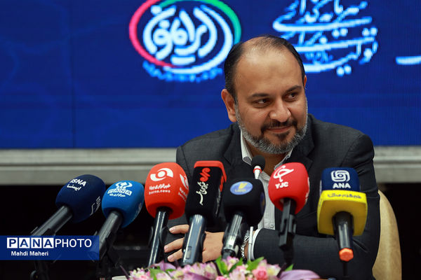 نشست خبری معاون پرورشی و فرهنگی وزیر آموزش‌وپرورش