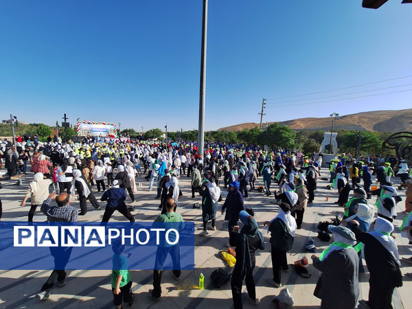 همایش پیاده‌روی خانوادگی در شیراز 