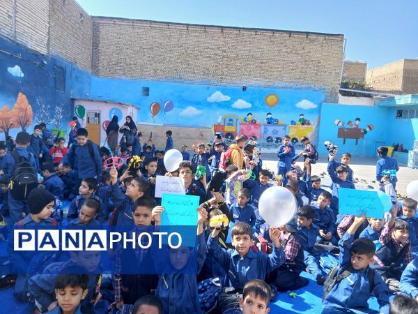 اردوی درون مدرسه‌ای به‌مناسبت روز جهانی کودک 