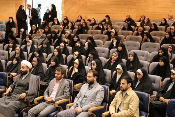 جلسه دختران میدان ۱۴ صفر ۳ ویژه دبیران و فرماندهان کلاس استان خراسان رضوی با محوریت انتخابات
