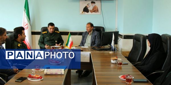نشست صمیمی مدیر آموزش و پرورش سملقان با مسئول بسیج فرهنگیان 
