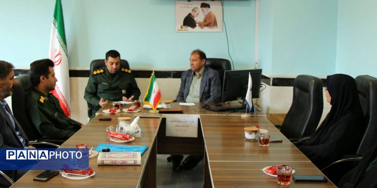 نشست صمیمی مدیر آموزش و پرورش سملقان با مسئول بسیج فرهنگیان