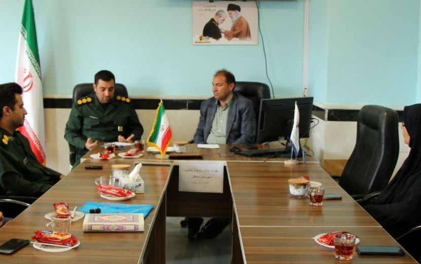 نشست صمیمی مدیر آموزش و پرورش سملقان با مسئول بسیج فرهنگیان 
