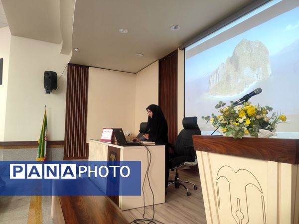 نشست تخصصی رابطین پژوهش؛ گامی برای توسعه علمی مدارس ناحیه ۶