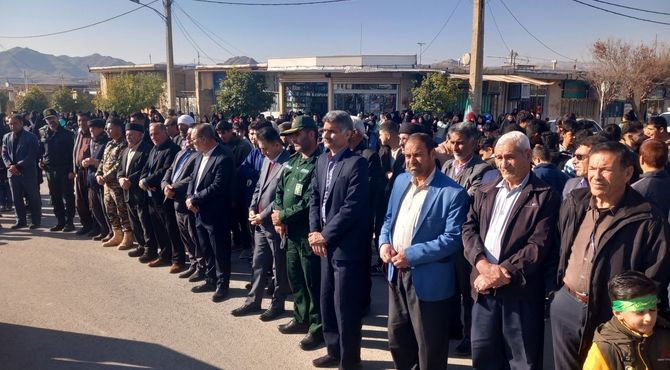 مردم ولایتمدار منطقه زرین آباد در راهپیمایی۲۲بهمن شرکت کردند 