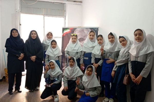 بازدید دانش‌آموزان دبستان درخشنده از پژوهش سرای آیندگان 