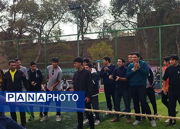 مسابقات طناب کشی شهید پارسا منصور در دبیرستان شاهد ابوذر غفاری 