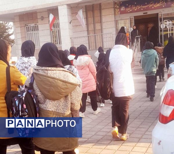 بازدید دانش‌آموزان پایه هفتم دبیرستان میرزا جعفر سروقد از فرهنگسرای انقلاب