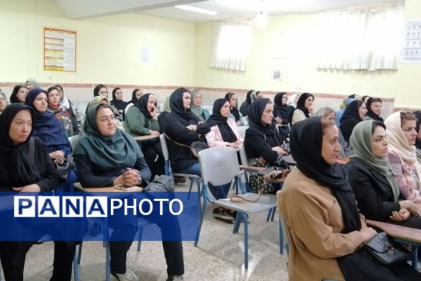 برگزاری انتخابات انجمن اولیا و مربیان در هنرستان مبتکران رودهن 