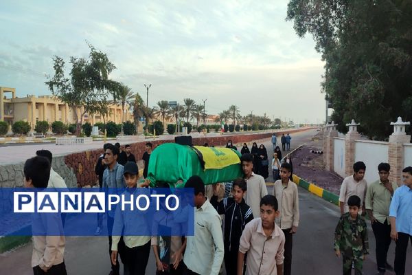 حرکت خودجوش نوجوانان بوموسی به‌مناسبت تشییع و خاکسپاری نمادین شهید نصرالله