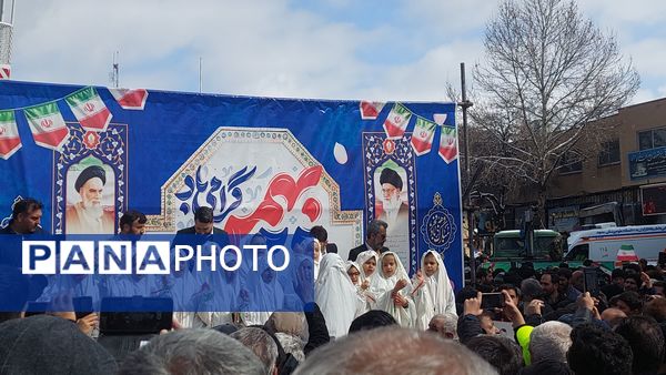 راهپیمایی ۲۲بهمن در شهرستان کاشمر با حضور پر رنگ مردم برگزار شد 
