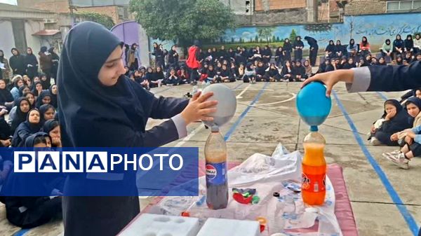 «روز آزمایشگاه» در دبیرستان شاهد ریحانه