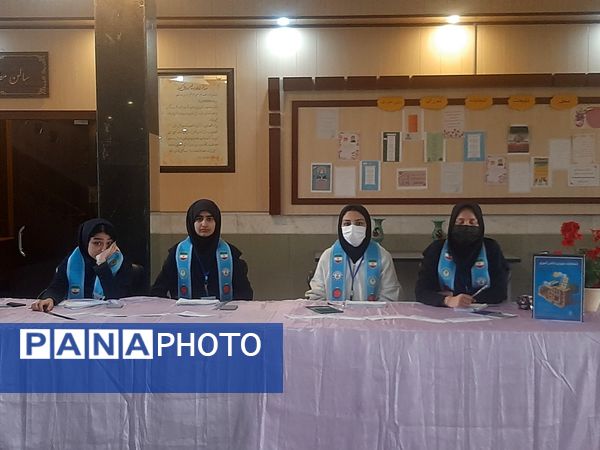 انتخاب نماینده دانش آموزان در دبیرستان نمونه فرهنگ مهشید مصلی نژاد ناحیه ۶