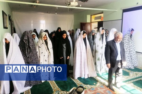 جلسه جهاد اسلامی حجاب و عفاف دختران در دبیرستان حاج مهدی روحانی شهرستان خلیل آباد 