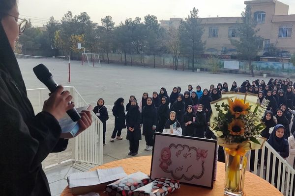 هفته کتابخوانی، با دوستان اهل کتاب در دبیرستان مهدیه