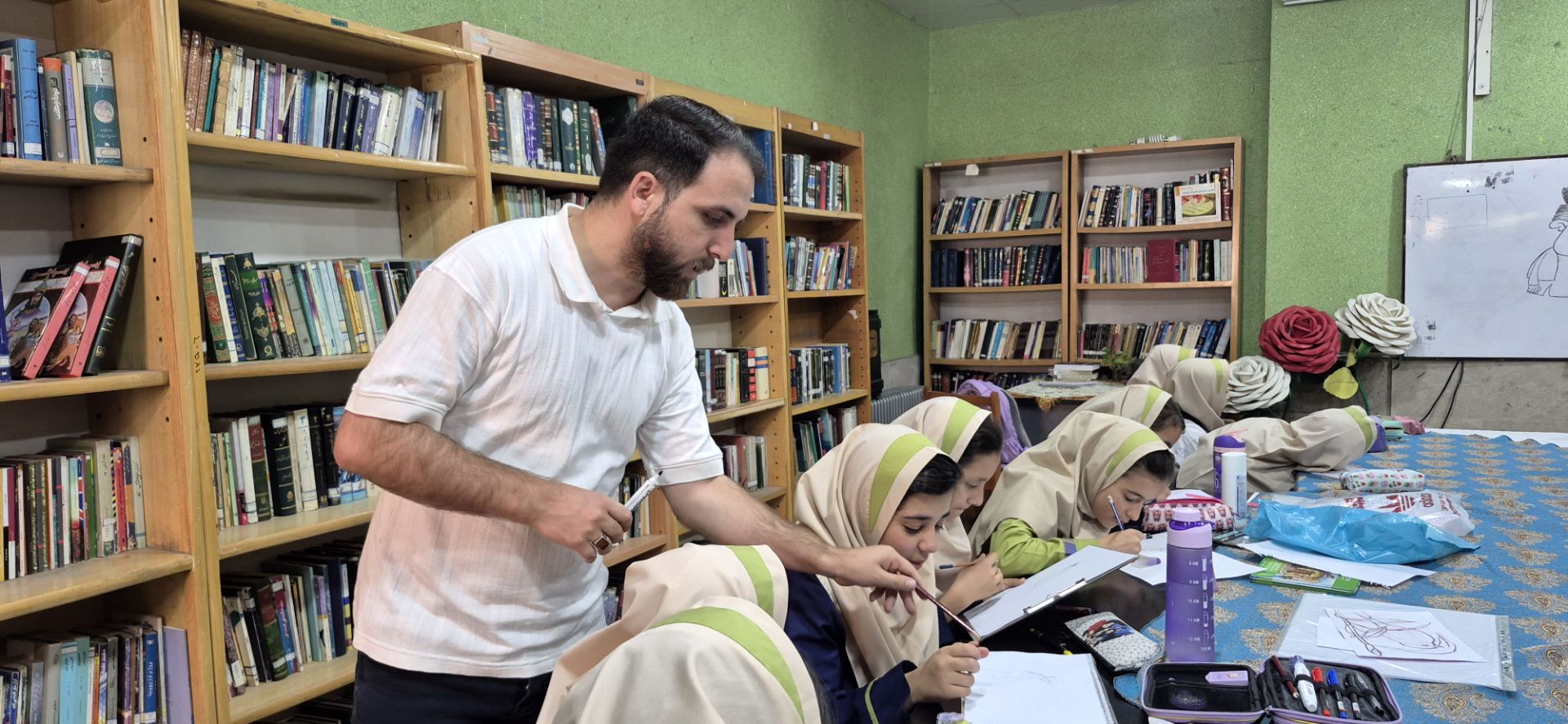 شرکت نوجوانان در کلاس‌های فوق برنامه، فرصتی برای کشف محیط پیرامون و پیدا کردن هویت است