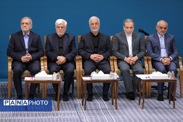 دیدار رئیس‌جمهور و اعضای هیأت دولت چهاردهم با رهبر معظم انقلاب