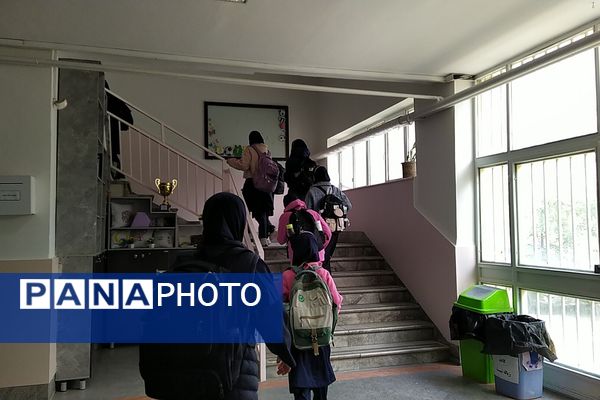 زنگ مهر و مقاومت در دبیرستان استعدادهای درخشان فرزانگان شهریار طنین‌انداز شد
