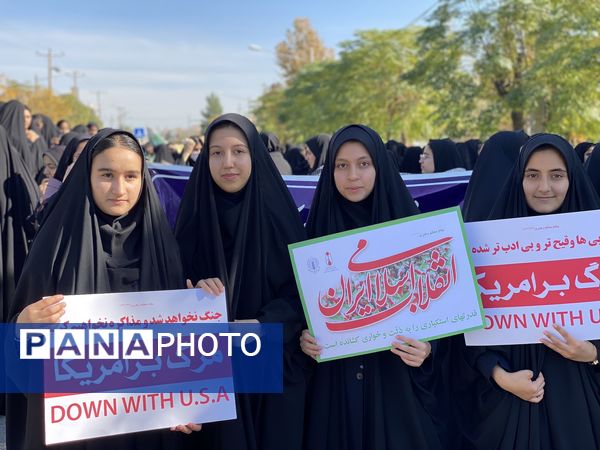 راهپیمایی عظیم ۱۳ آبان ماه، با حضور پرشور دانش‌آموزان ولایتمدار و مردم غیور و همیشه در صحنه مه‌ولات